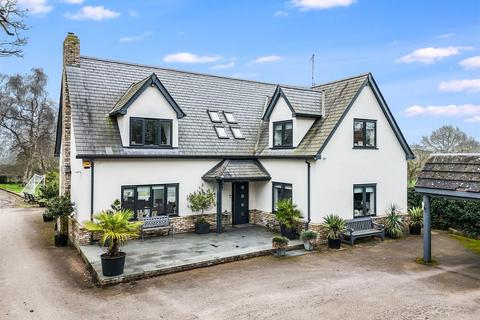 3 bedroom detached house for sale, East Hanningfield Road, Sandon