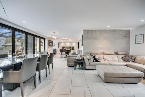 3 bedroom detached house for sale, East Hanningfield Road, Sandon