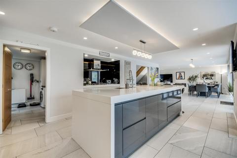 3 bedroom detached house for sale, East Hanningfield Road, Sandon