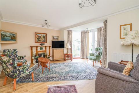 undefined, Potters Place, Horsham