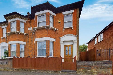 3 bedroom house to rent, Lower Road, Harrow