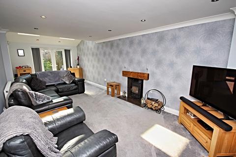 3 bedroom detached house for sale, Beaver Road, Allington ME16