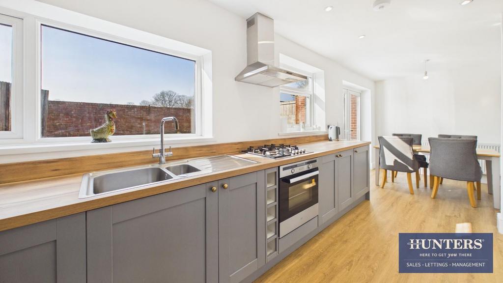 Kitchen/Living Area