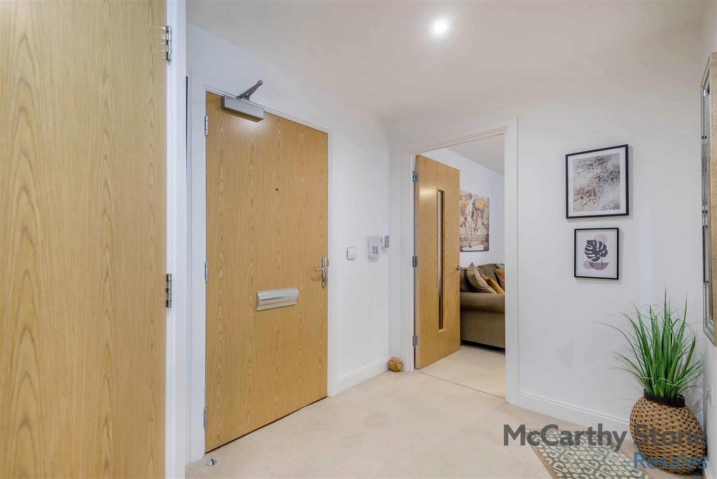8680162-interior12.jpg
