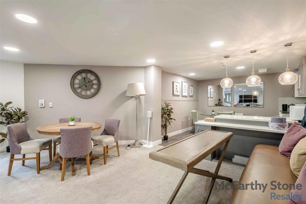 8680162-interior24.jpg