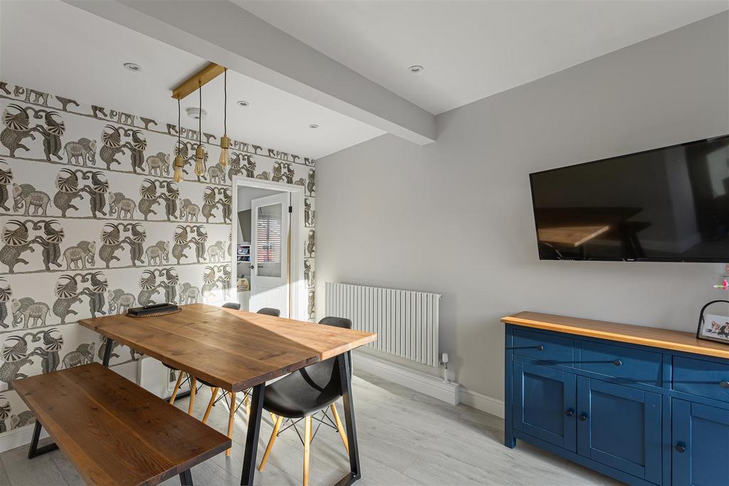 34 Barons Crescent 37.jpg