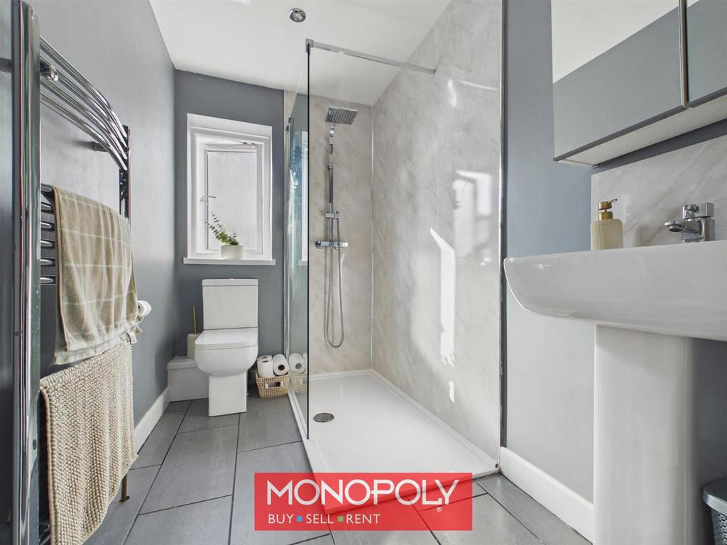 Bathroom..jpg