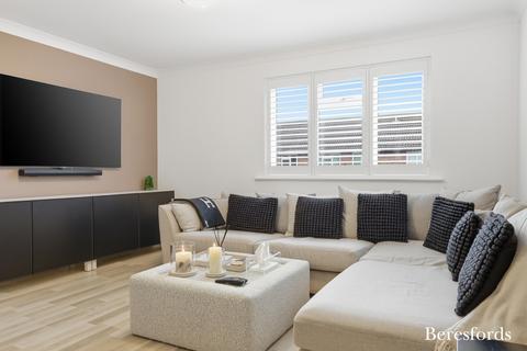 3 bedroom end of terrace house for sale, Cornflower Gardens, Billericay, CM12