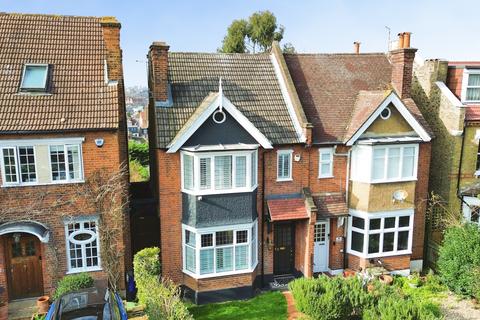 4 bedroom semi-detached house for sale, Overhill Road, London, SE22