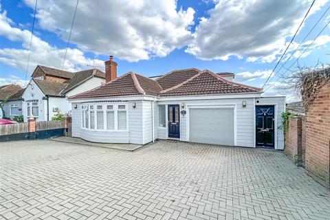 5 bedroom chalet for sale, Waxwell Road, Hockley SS5