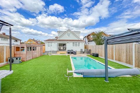 5 bedroom chalet for sale, Waxwell Road, Hockley SS5