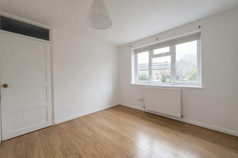 3 bedroom house to rent, Robin Hood Lane, SUTTON