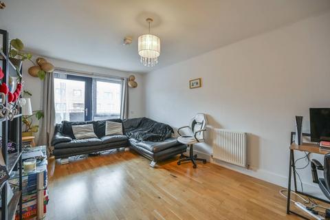 1 bedroom flat for sale, Cambria Court, Walthamstow, London, E17