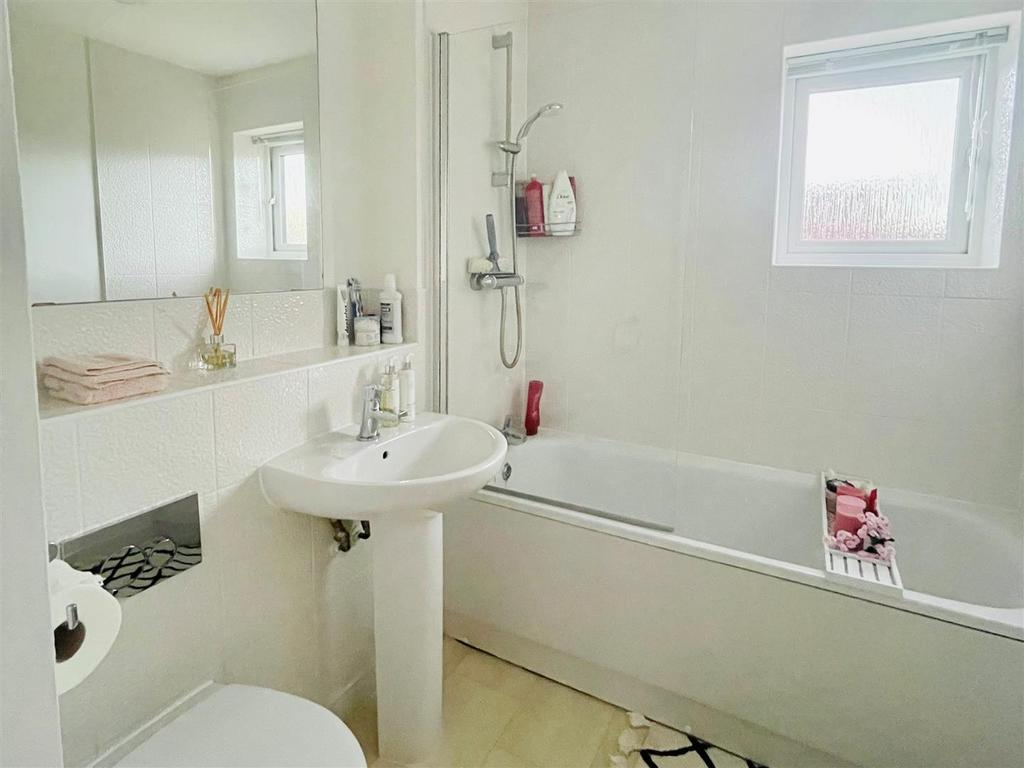 Bathroom.jpg