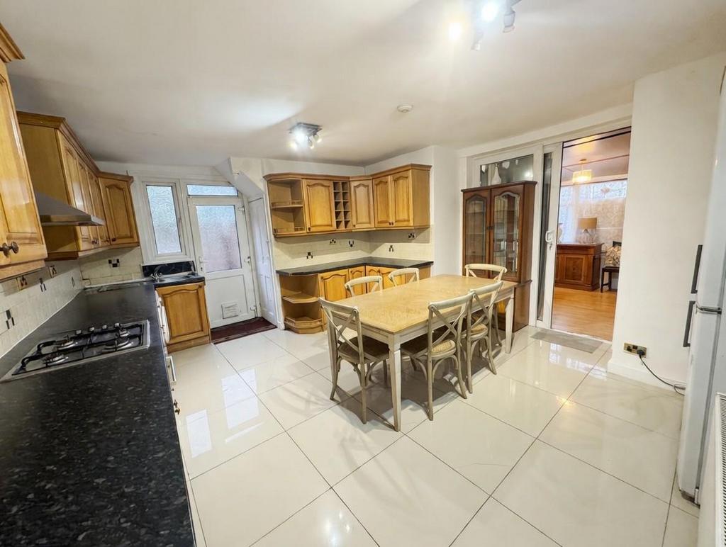 Kitchen .jpg