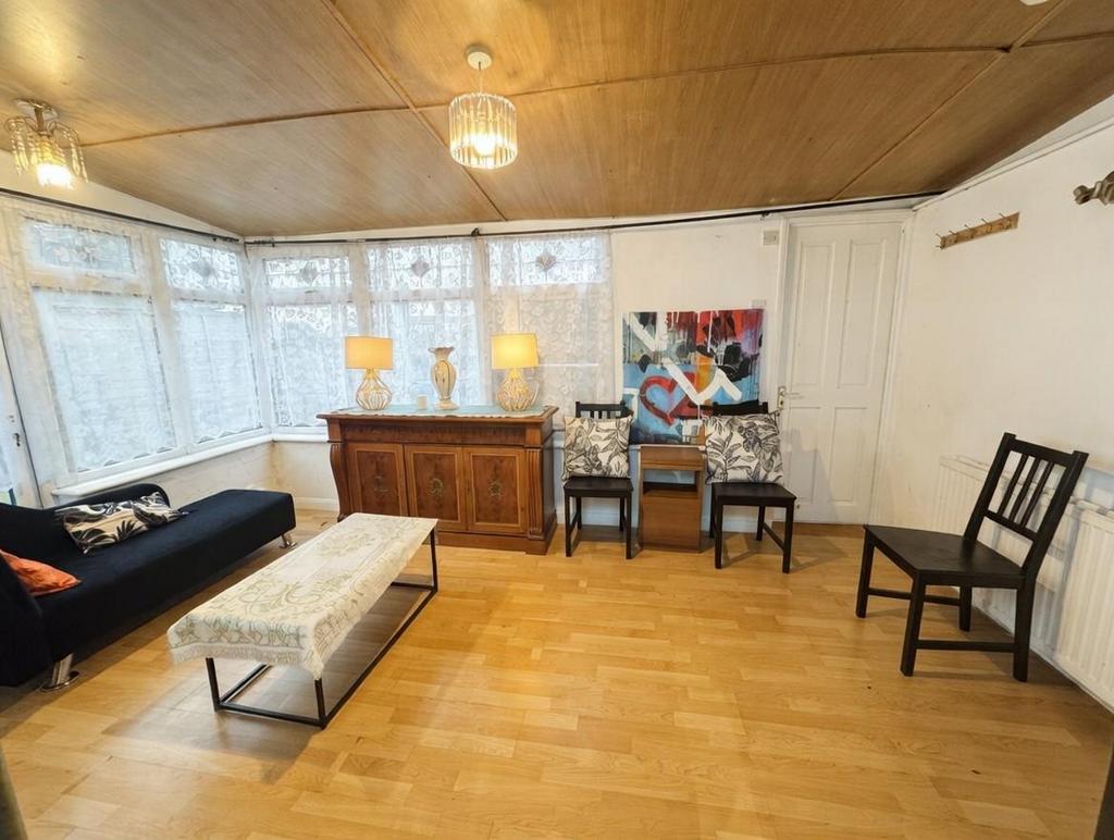 Lounge.jpg