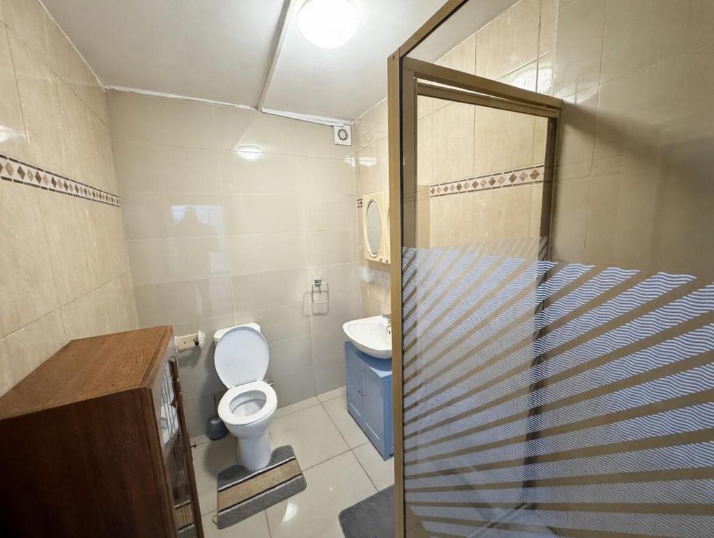 Shower Room 2.jpg