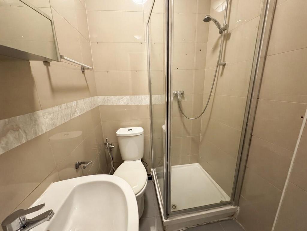 Shower room .jpg