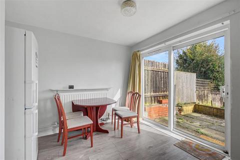undefined, Lindisfarne Gardens, Nottingham