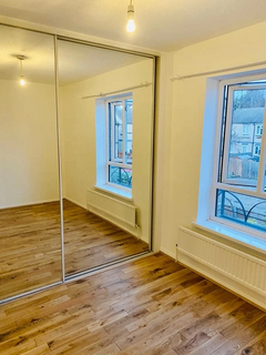 2 bedroom flat to rent, Radley Court, London, SE16