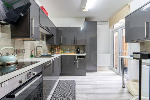 2 bedroom flat for sale, Sellons Avenue, Harlesden, London, NW10
