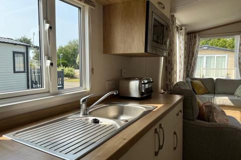 2 bedroom park home for sale, Par Sands Coastal Holiday Park – Cornwall
