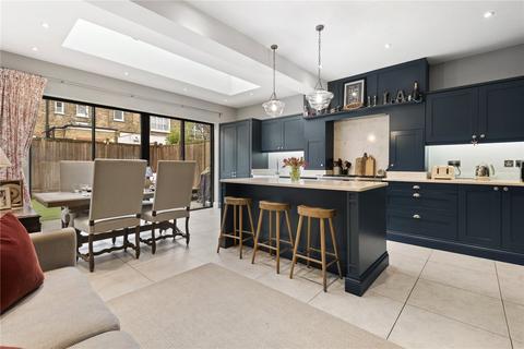 4 bedroom terraced house for sale, Mandrake Road, SW17
