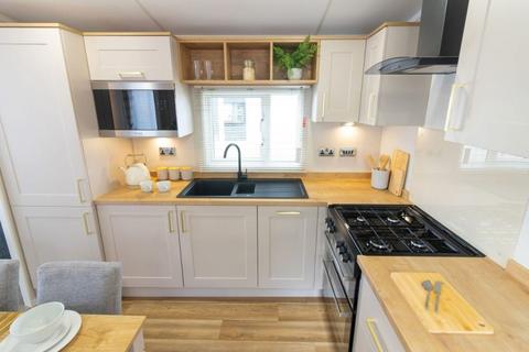 2 bedroom park home for sale, Pentire Coastal Holiday Park – Cornwall