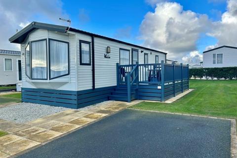 2 bedroom park home for sale, Pentire Coastal Holiday Park – Cornwall