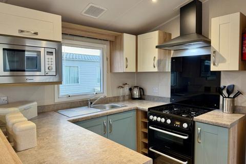 2 bedroom park home for sale, Pentire Coastal Holiday Park – Cornwall