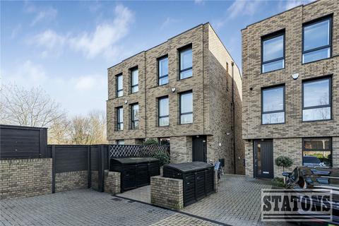 4 bedroom semi-detached house for sale, Lion Yard, High Barnet, Barnet, EN5