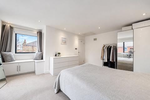 2 bedroom detached house for sale, Brookwood Road, London SW18