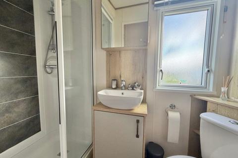 2 bedroom park home for sale, Pentire Coastal Holiday Park – Cornwall