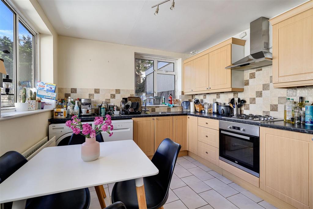 House in Cambridge, Barnwell - View 2