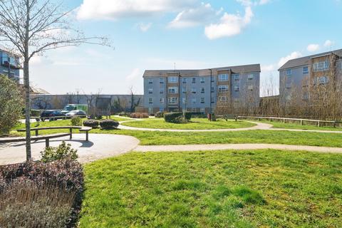 2 bedroom flat for sale, Kennett Lane, Chertsey, KT16