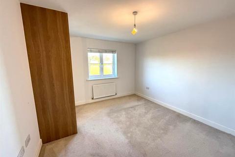 undefined, Illett Way, Horsham RH12