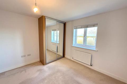 undefined, Illett Way, Horsham RH12