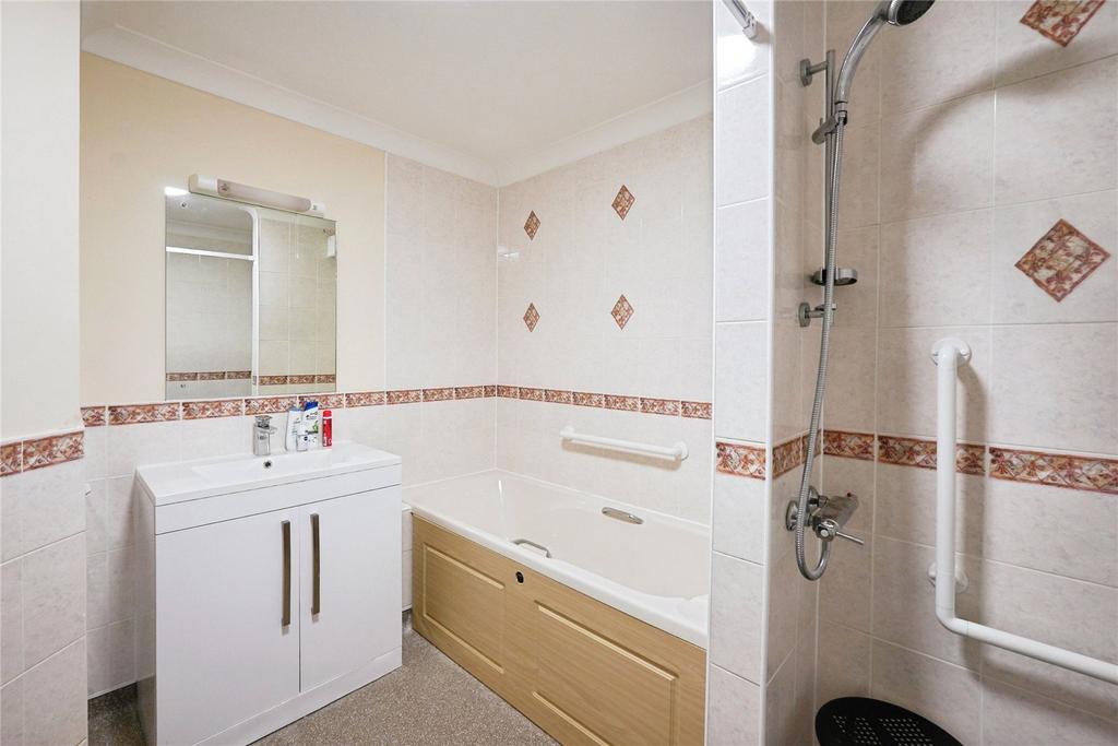 Bath/Wet Room
