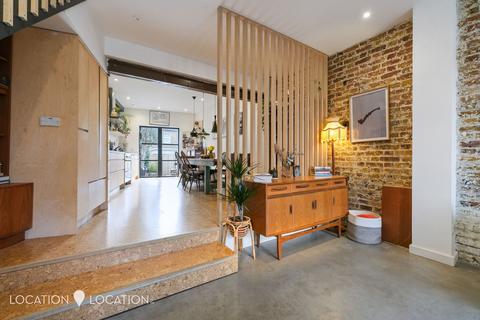 undefined, Southwold Road, London, E5