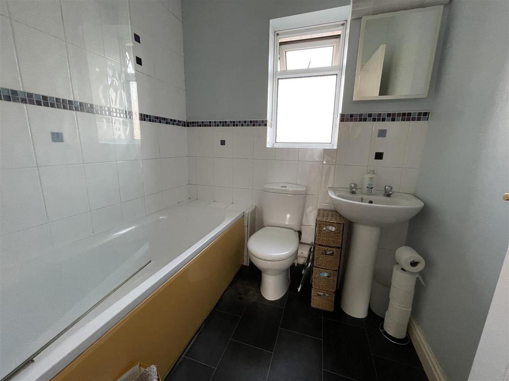 Bathroom.JPG