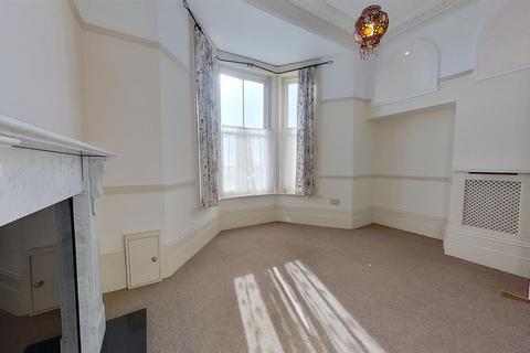 1 bedroom flat to rent, ONE BEDROOM SEA FRONT APARTMENT