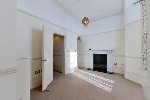 1 bedroom flat to rent, ONE BEDROOM SEA FRONT APARTMENT