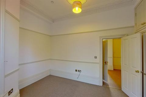 1 bedroom flat to rent, ONE BEDROOM SEA FRONT APARTMENT