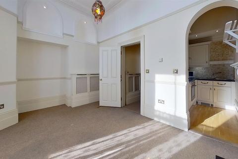 1 bedroom flat to rent, ONE BEDROOM SEA FRONT APARTMENT