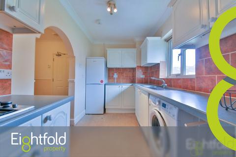 3 bedroom flat to rent, Southmount, Brighton
