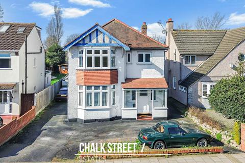 3 bedroom detached house for sale, Station Lane, Hornchurch, RM12