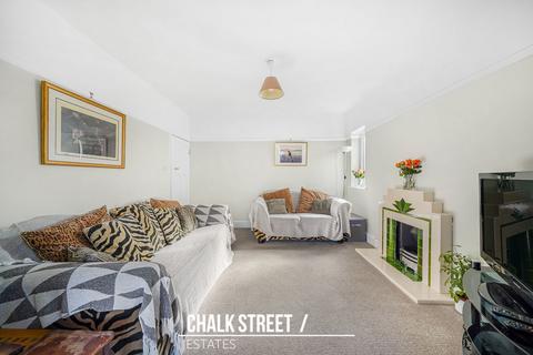 3 bedroom detached house for sale, Station Lane, Hornchurch, RM12