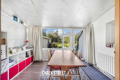 3 bedroom detached house for sale, Station Lane, Hornchurch, RM12