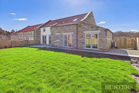 4 bedroom end of terrace house for sale, Foxglove Way, Scarborough