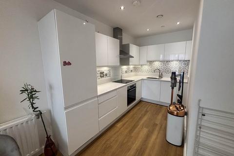 1 bedroom flat to rent, George Court, Shackleton Way, London